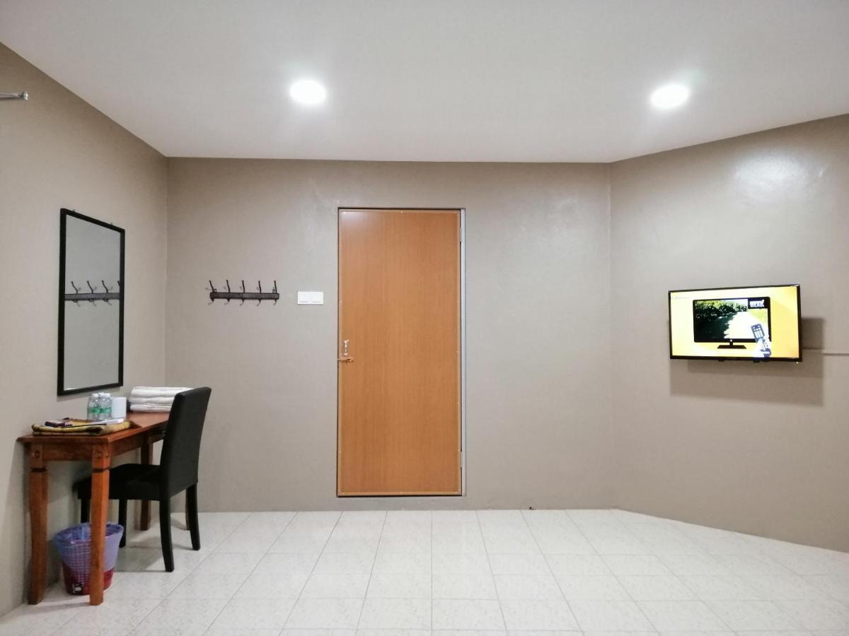 Hotel Nawar Pasir Mas Exterior foto